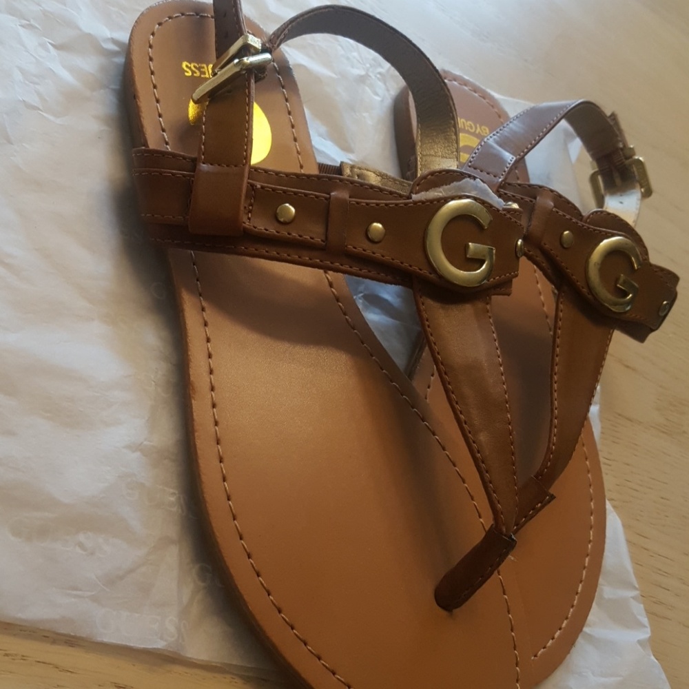 🌴🌞 BRAND NEW GUESS SANDALS🌞🌴 - Picture 2 of 4